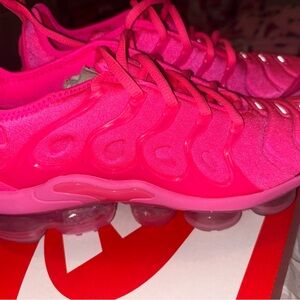 Nike Women's Pink Air Vapormax Plus